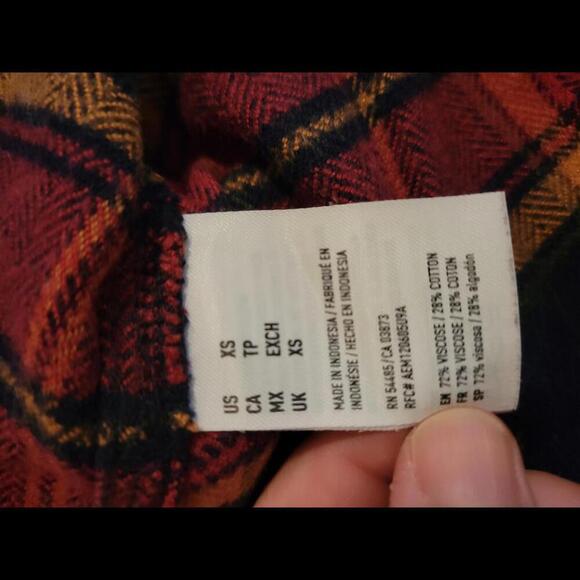 American Eagle Outfitters xs red & gold plaid flannel button down shirt - Picture 4 of 5